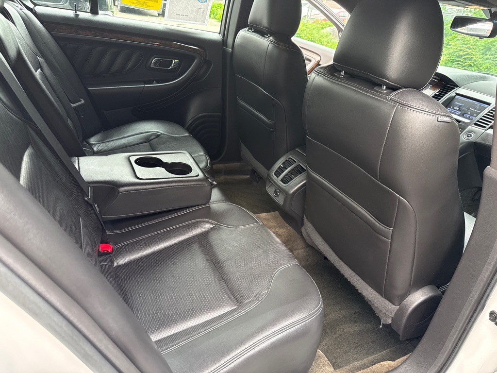 2014 Ford Taurus Image 26
