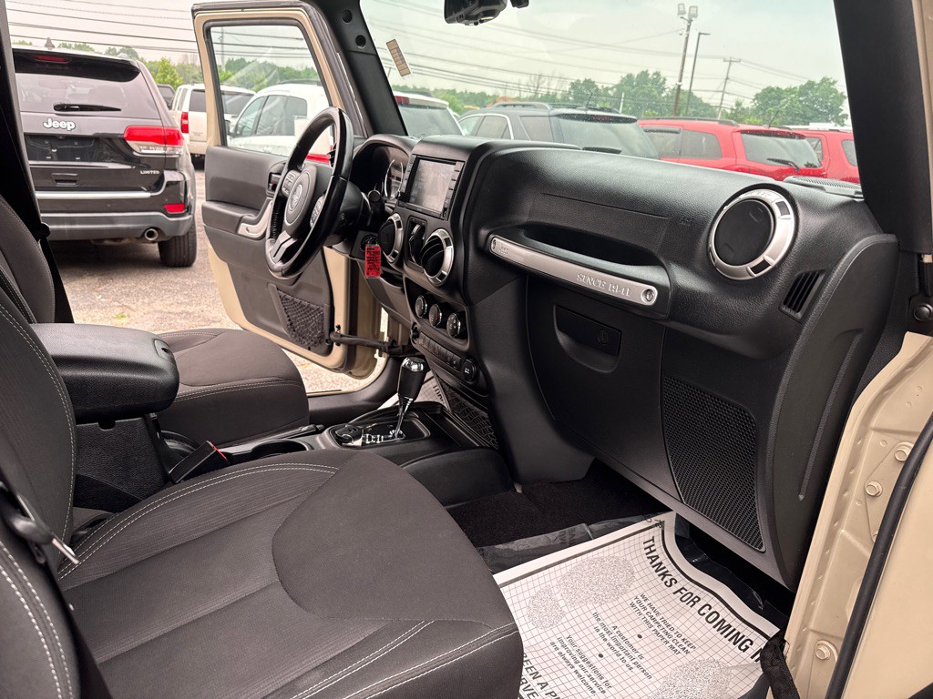 2017 Jeep Wrangler Unlimited Image 33