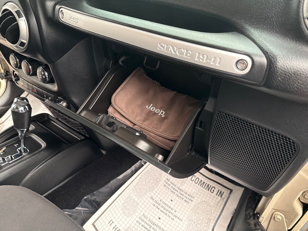 2017 Jeep Wrangler Unlimited Image 35