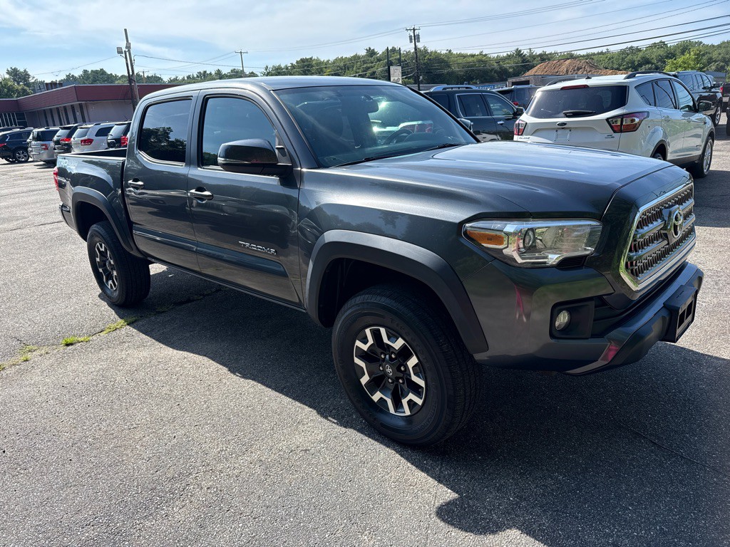 2016 Toyota Tacoma Image 2
