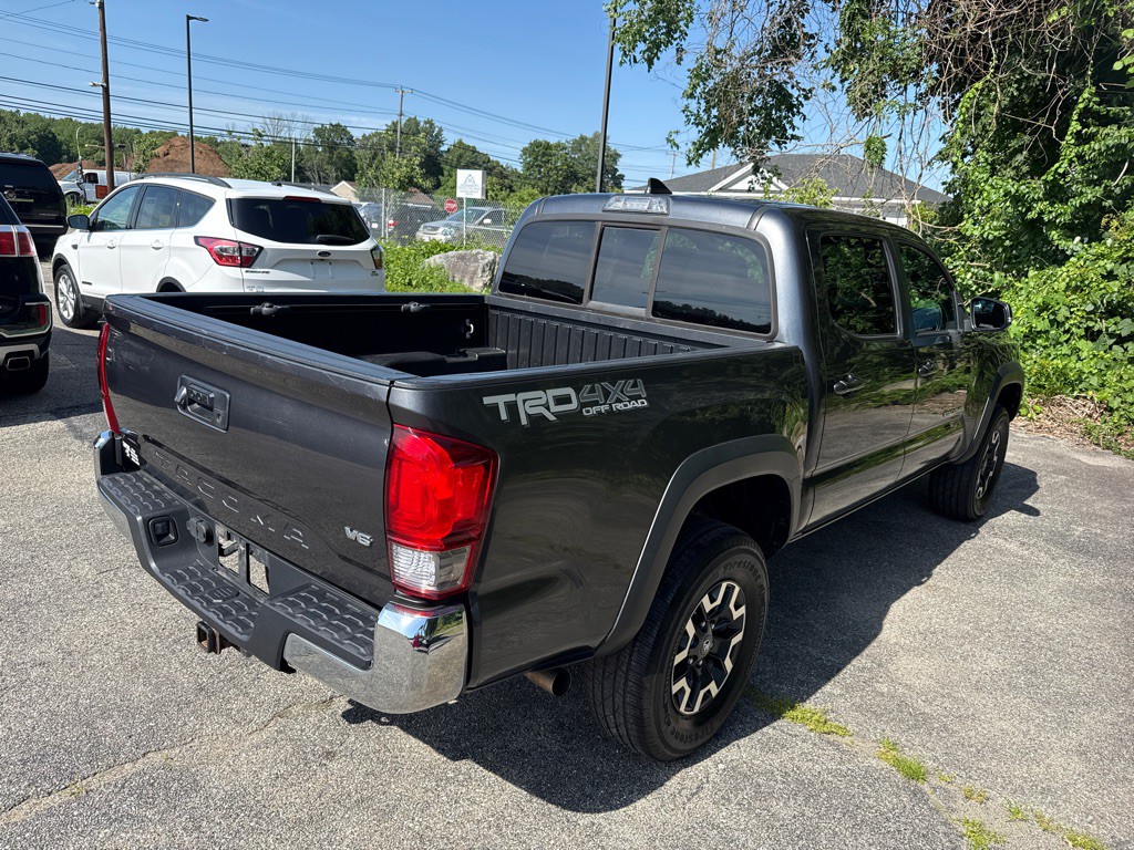 2016 Toyota Tacoma Image 4
