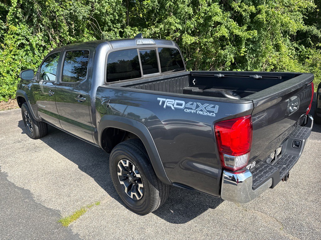 2016 Toyota Tacoma Image 5