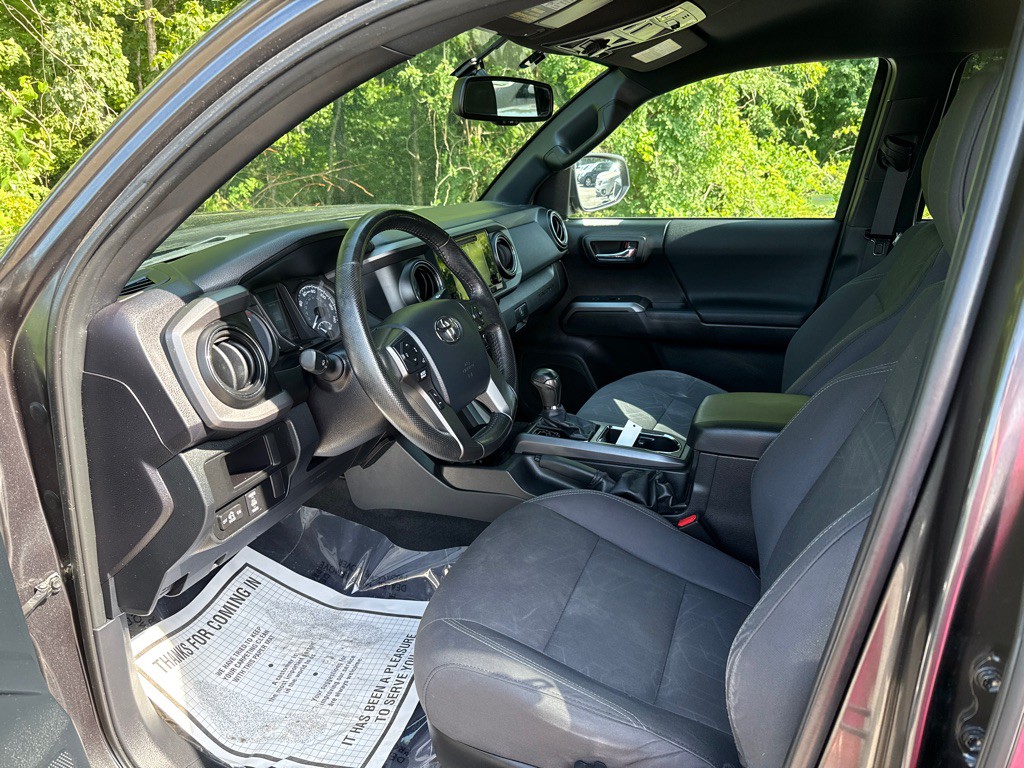2016 Toyota Tacoma Image 6