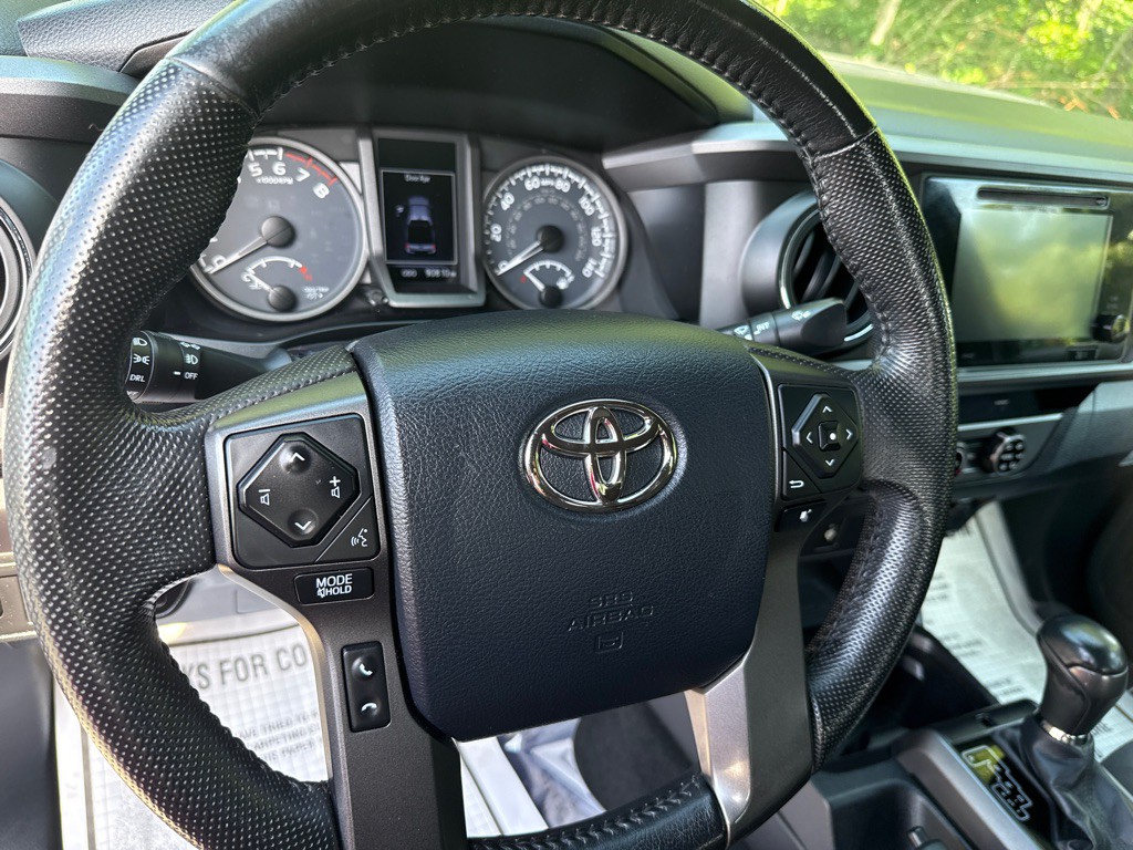 2016 Toyota Tacoma Image 9
