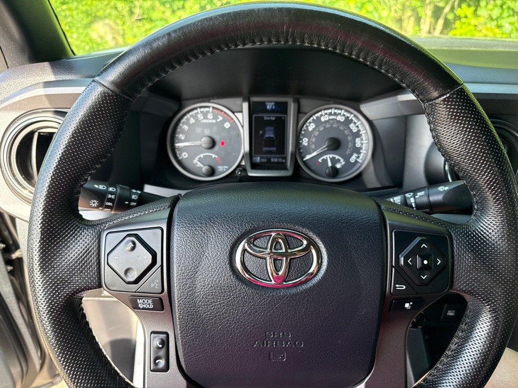 2016 Toyota Tacoma Image 10