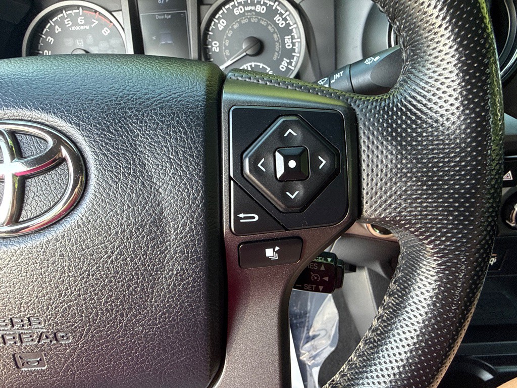 2016 Toyota Tacoma Image 12