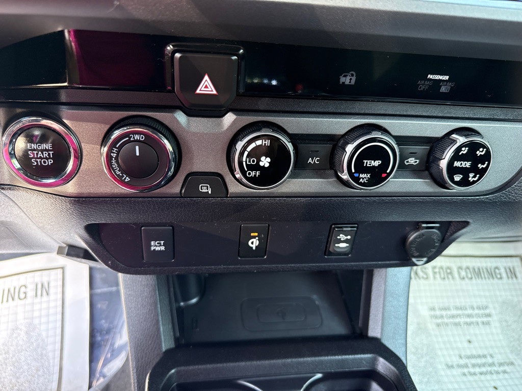 2016 Toyota Tacoma Image 17