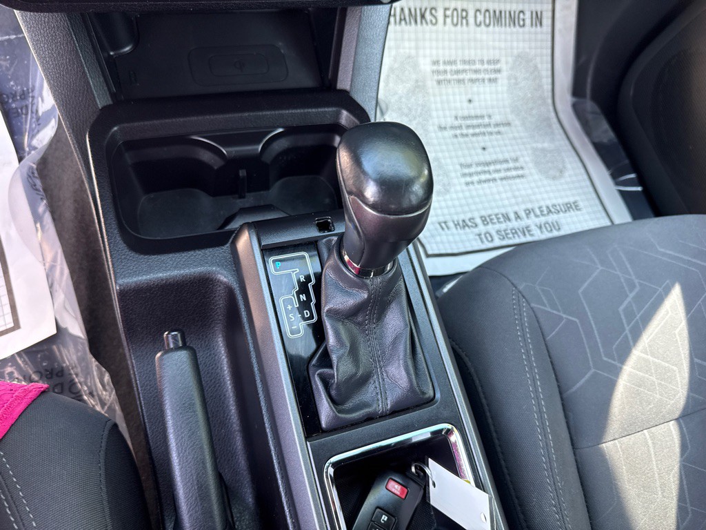 2016 Toyota Tacoma Image 18
