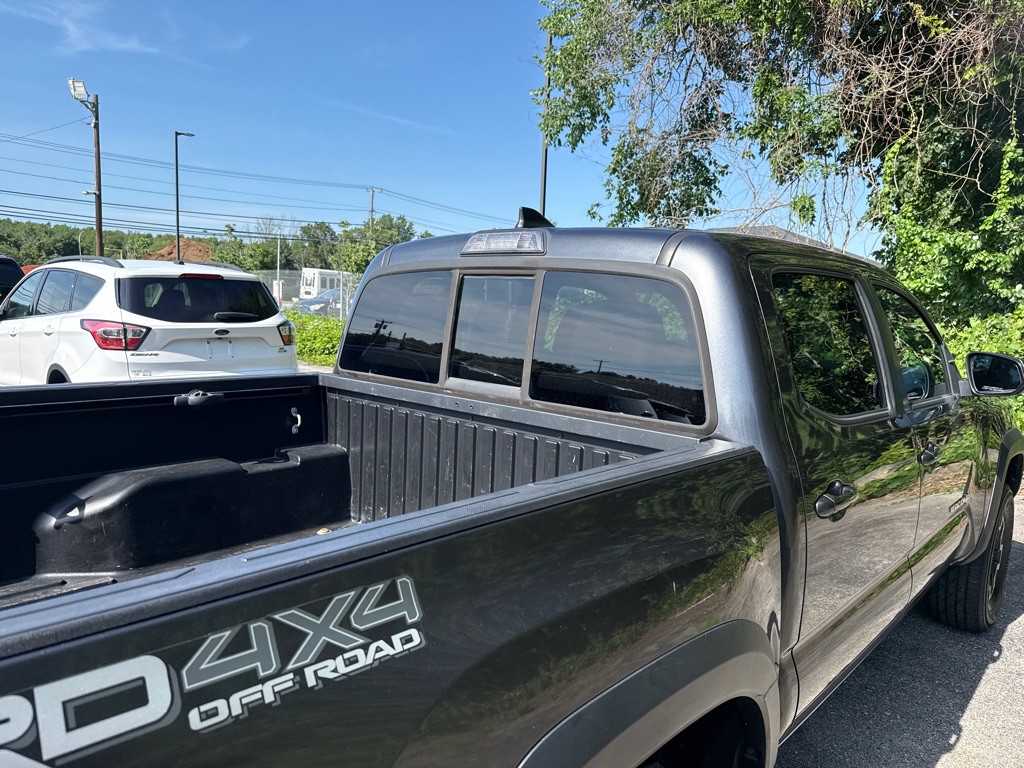 2016 Toyota Tacoma Image 25