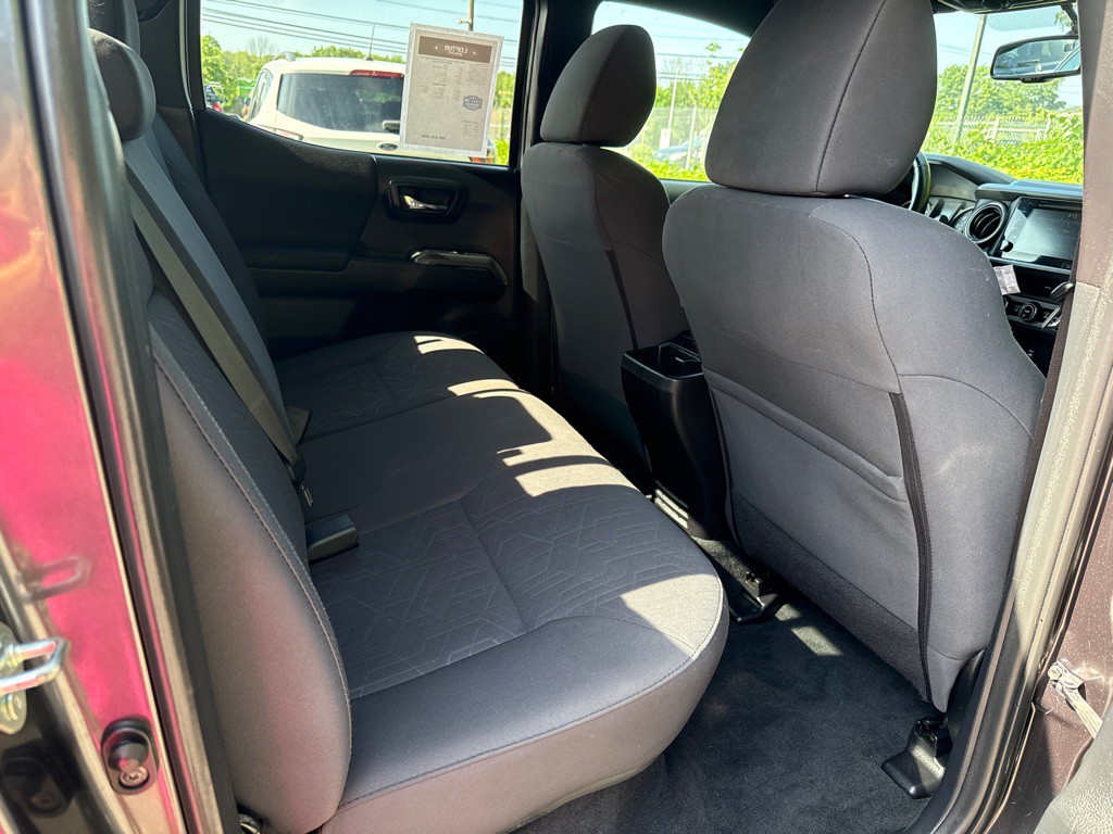 2016 Toyota Tacoma Image 26