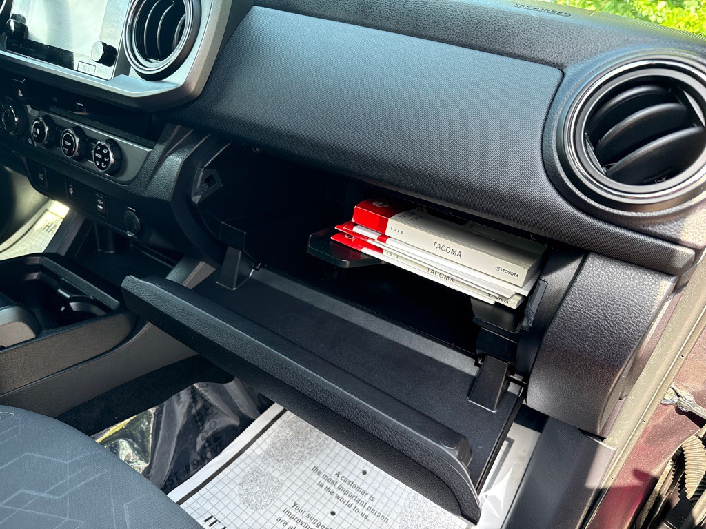 2016 Toyota Tacoma Image 29