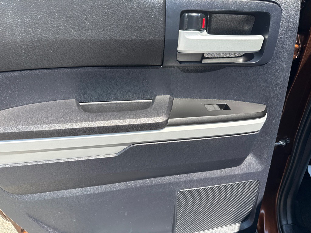 2016 Toyota Tundra Image 26