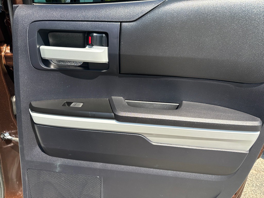 2016 Toyota Tundra Image 30