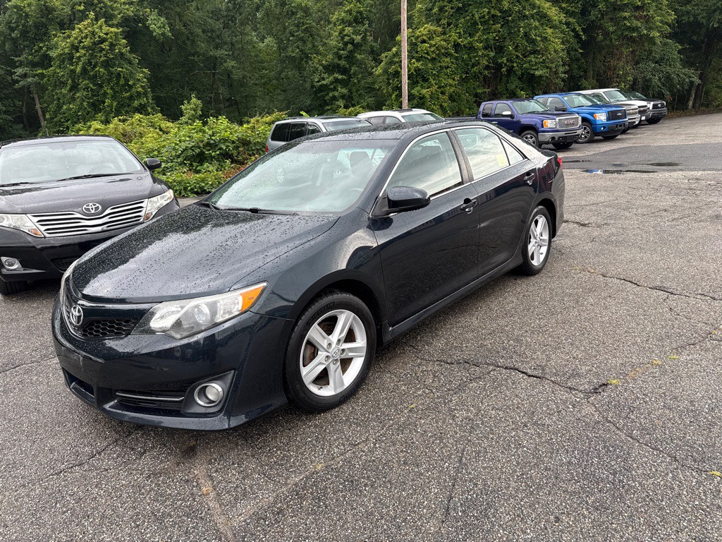 2014 Toyota Camry Image 1