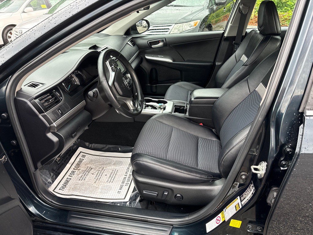 2014 Toyota Camry Image 6