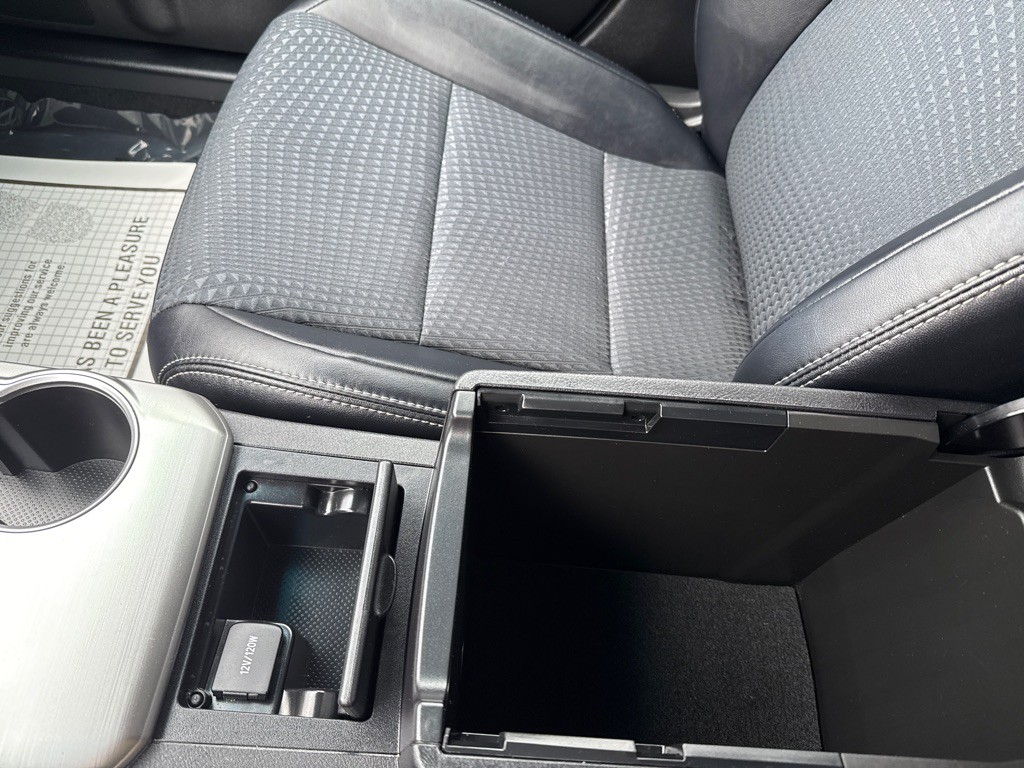 2014 Toyota Camry Image 17