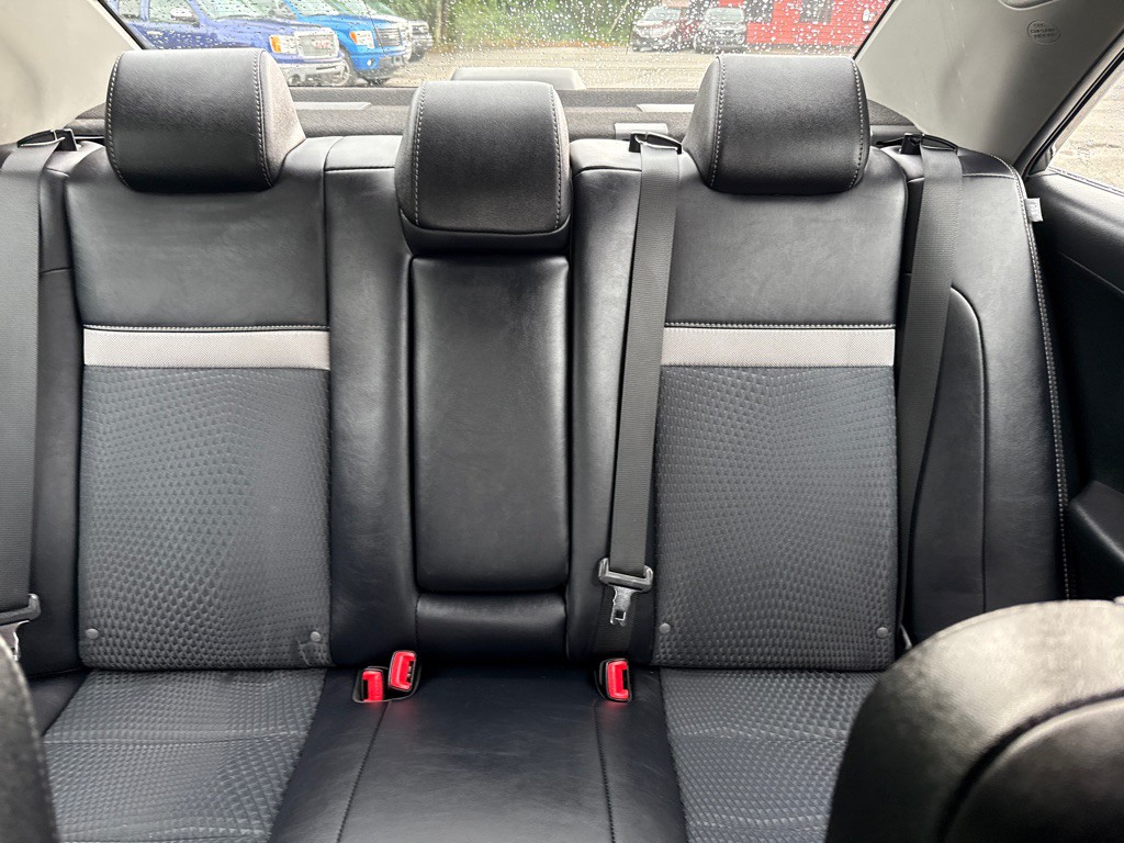 2014 Toyota Camry Image 18