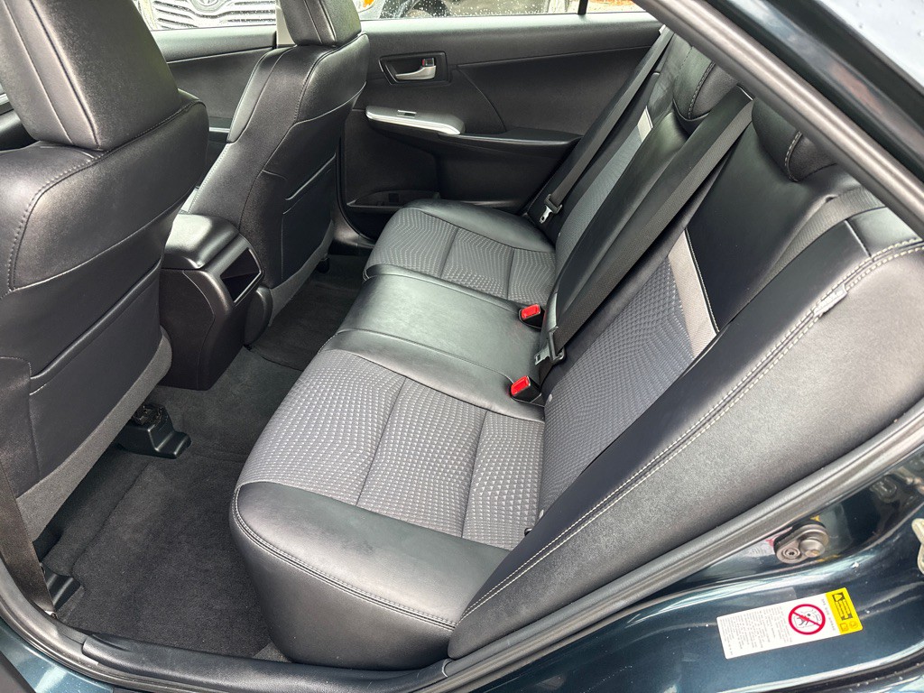 2014 Toyota Camry Image 19