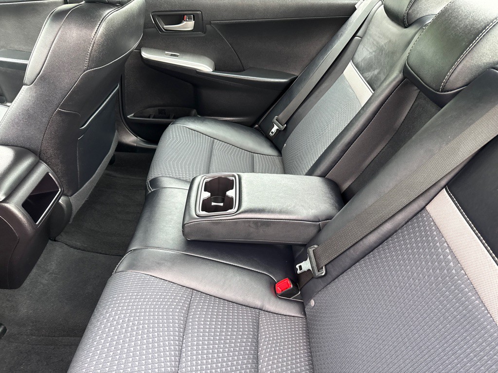 2014 Toyota Camry Image 21