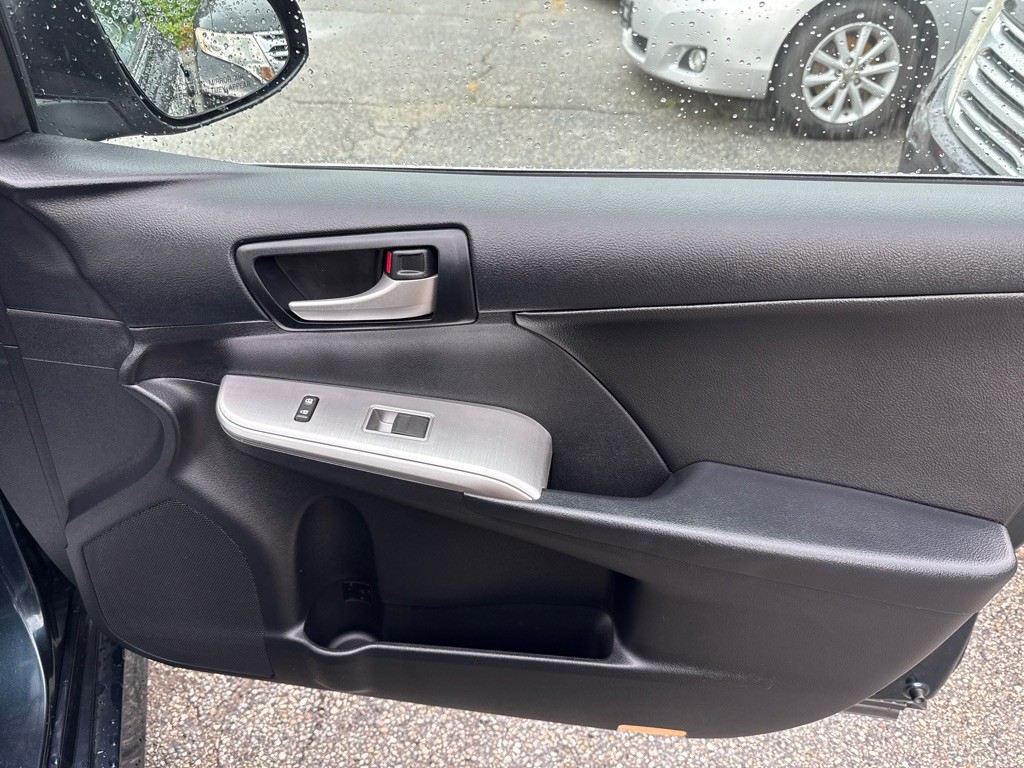 2014 Toyota Camry Image 26