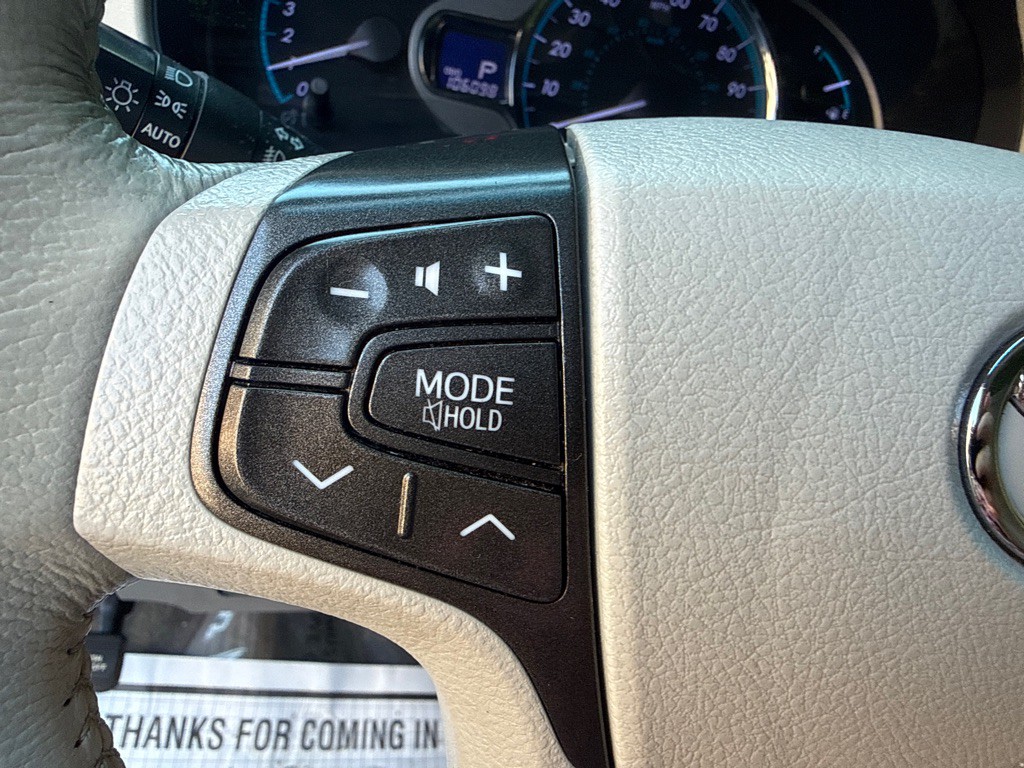 2014 Toyota Sienna Image 13