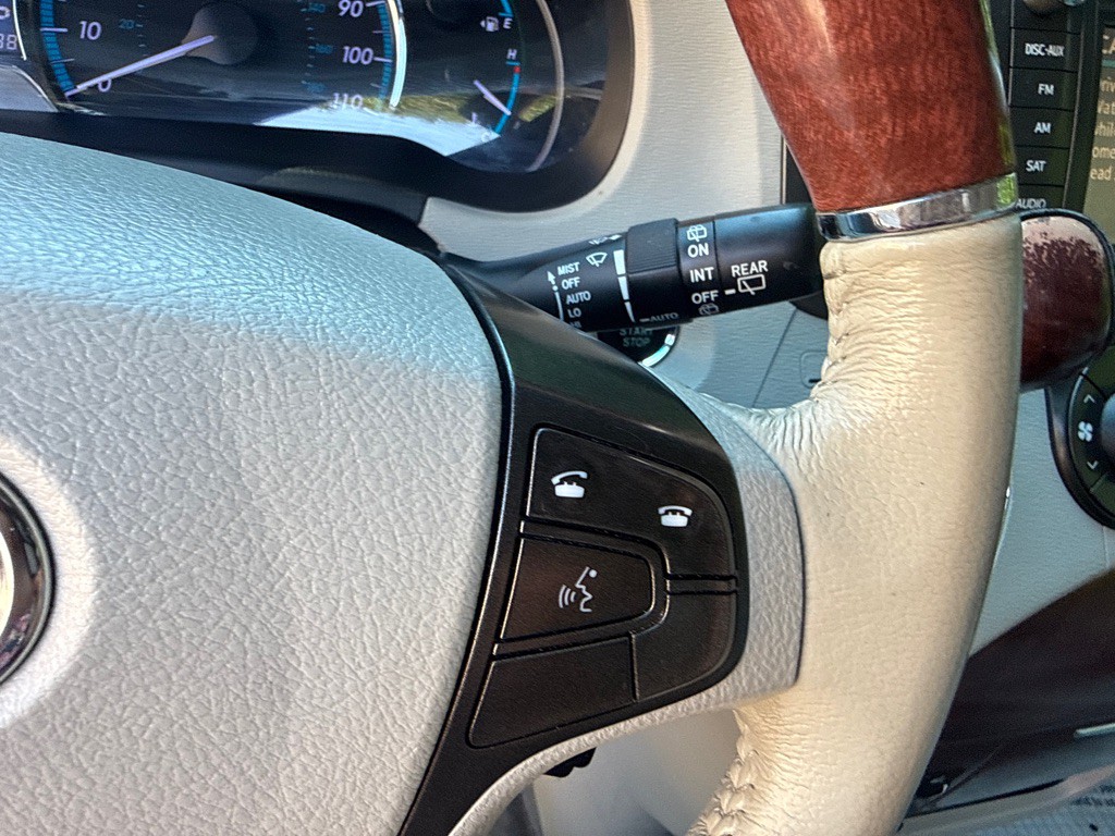 2014 Toyota Sienna Image 14