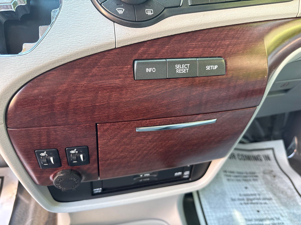 2014 Toyota Sienna Image 20