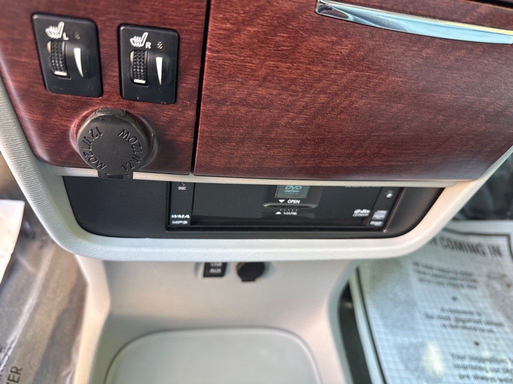 2014 Toyota Sienna Image 22