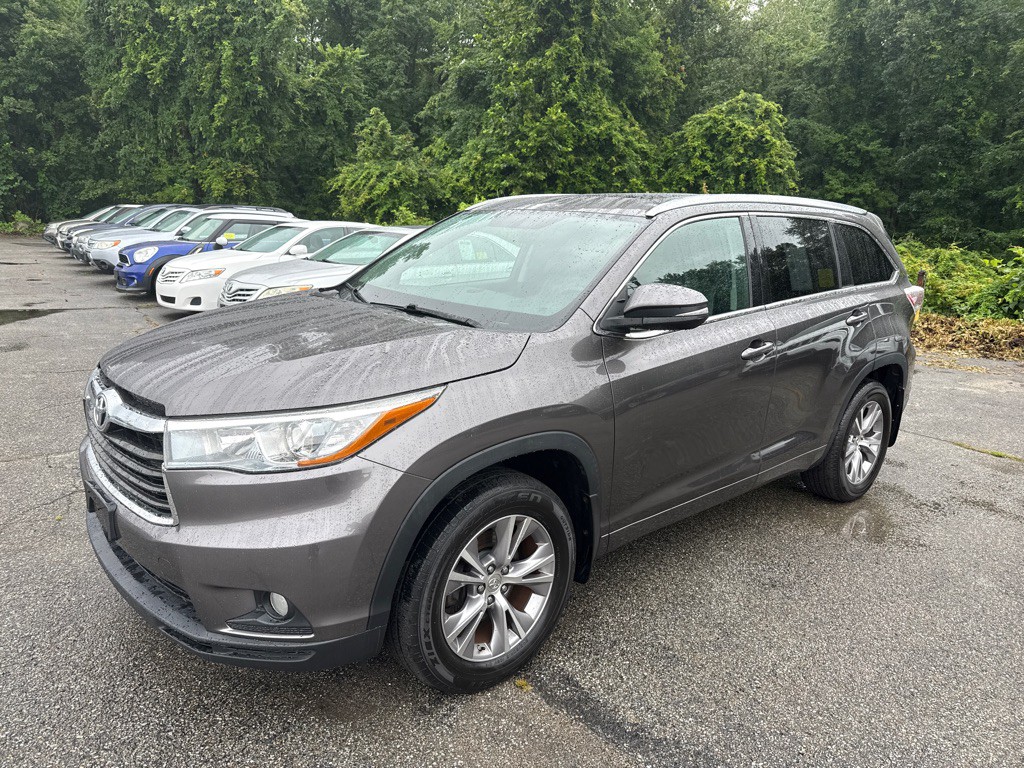 2015 Toyota Highlander Image 1