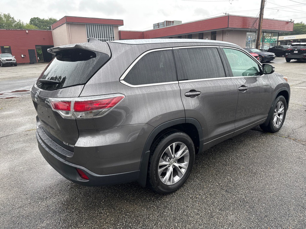2015 Toyota Highlander Image 4