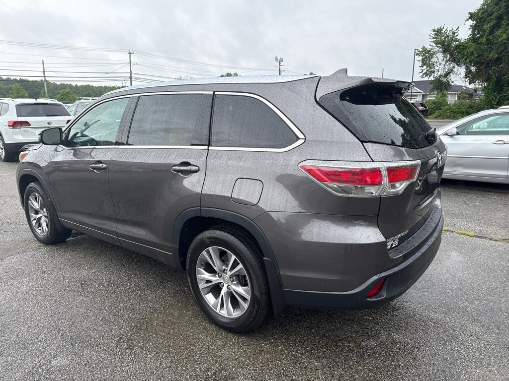 2015 Toyota Highlander Image 6