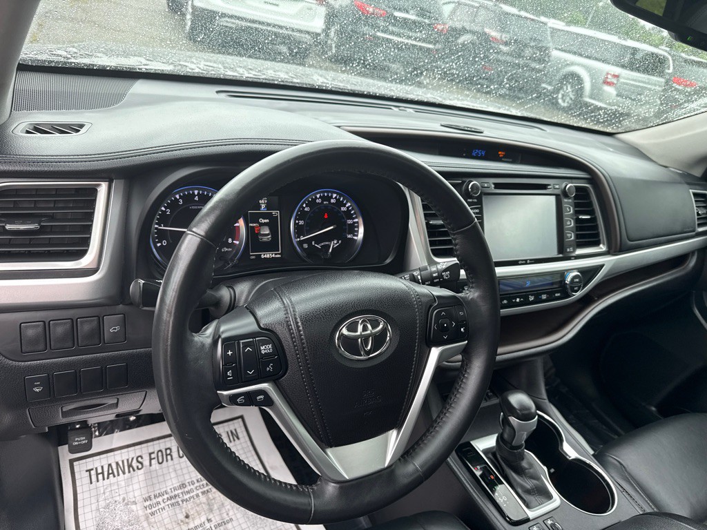 2015 Toyota Highlander Image 11