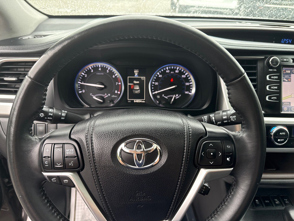 2015 Toyota Highlander Image 13