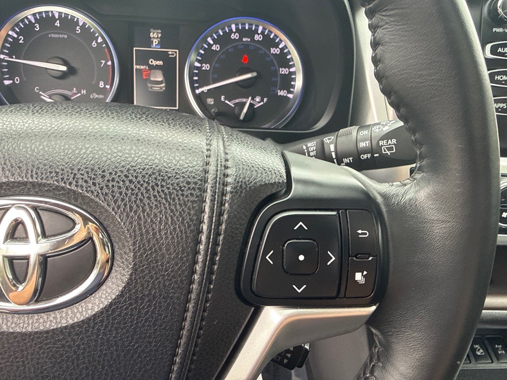 2015 Toyota Highlander Image 15