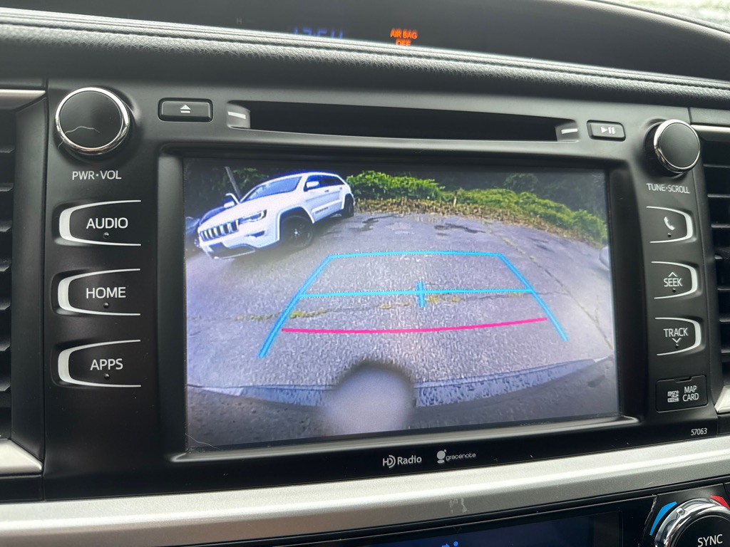 2015 Toyota Highlander Image 18