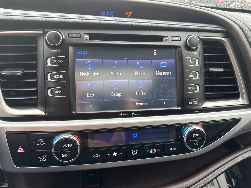 2015 Toyota Highlander Image 19