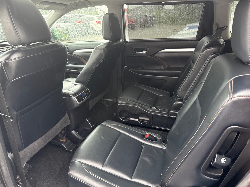 2015 Toyota Highlander Image 26