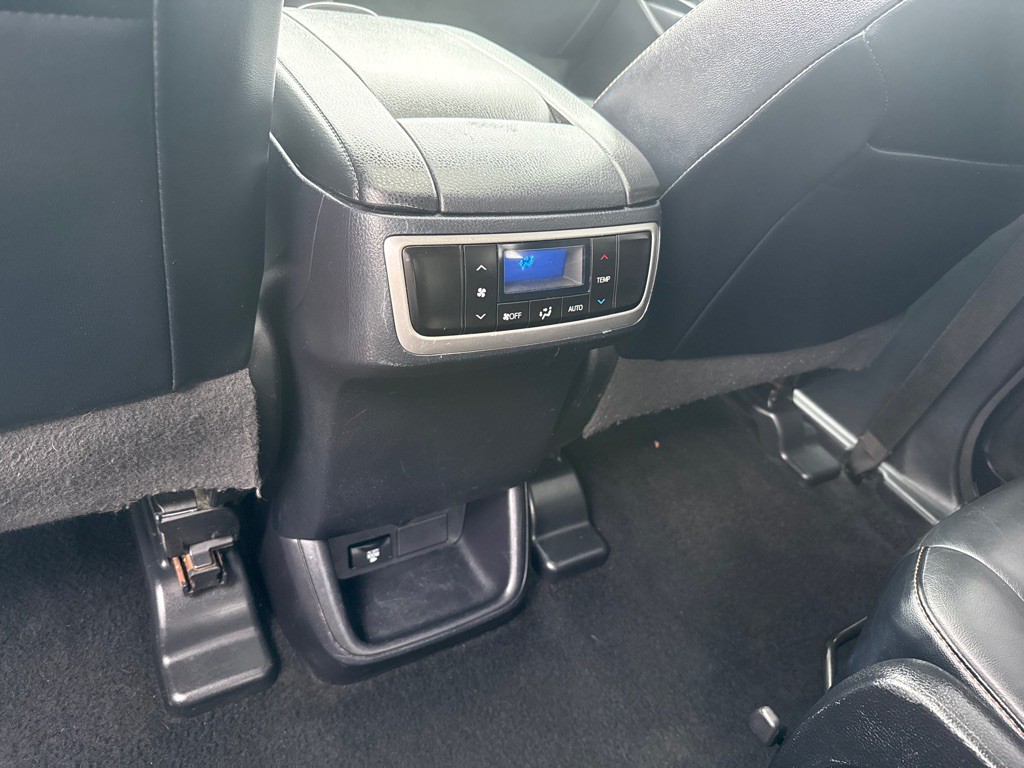 2015 Toyota Highlander Image 27