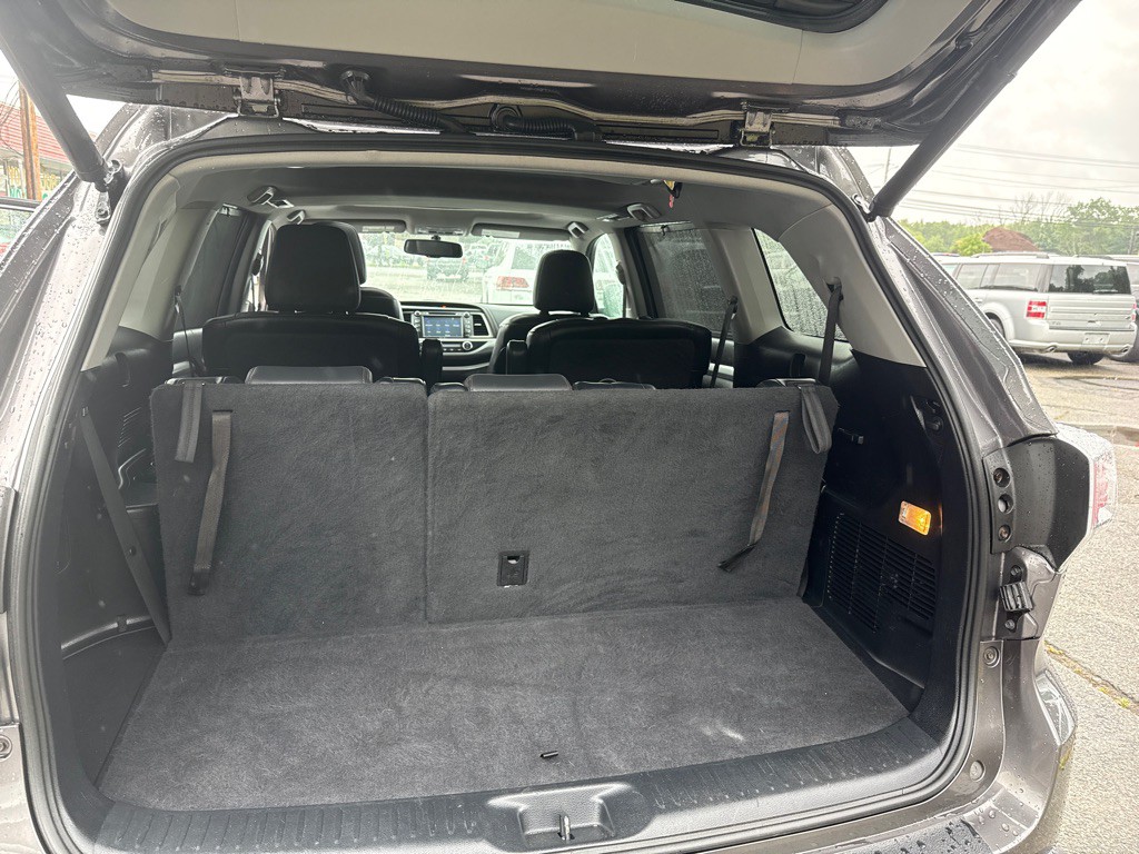 2015 Toyota Highlander Image 29