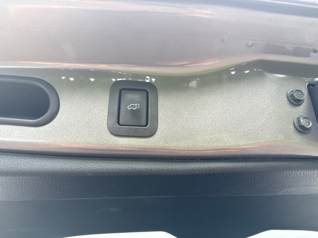 2015 Toyota Highlander Image 30