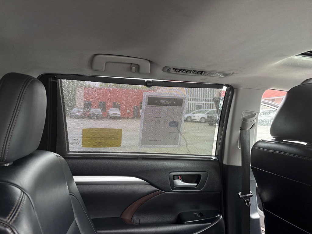 2015 Toyota Highlander Image 31