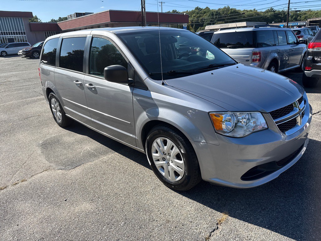 2017 Dodge Grand Caravan Image 2
