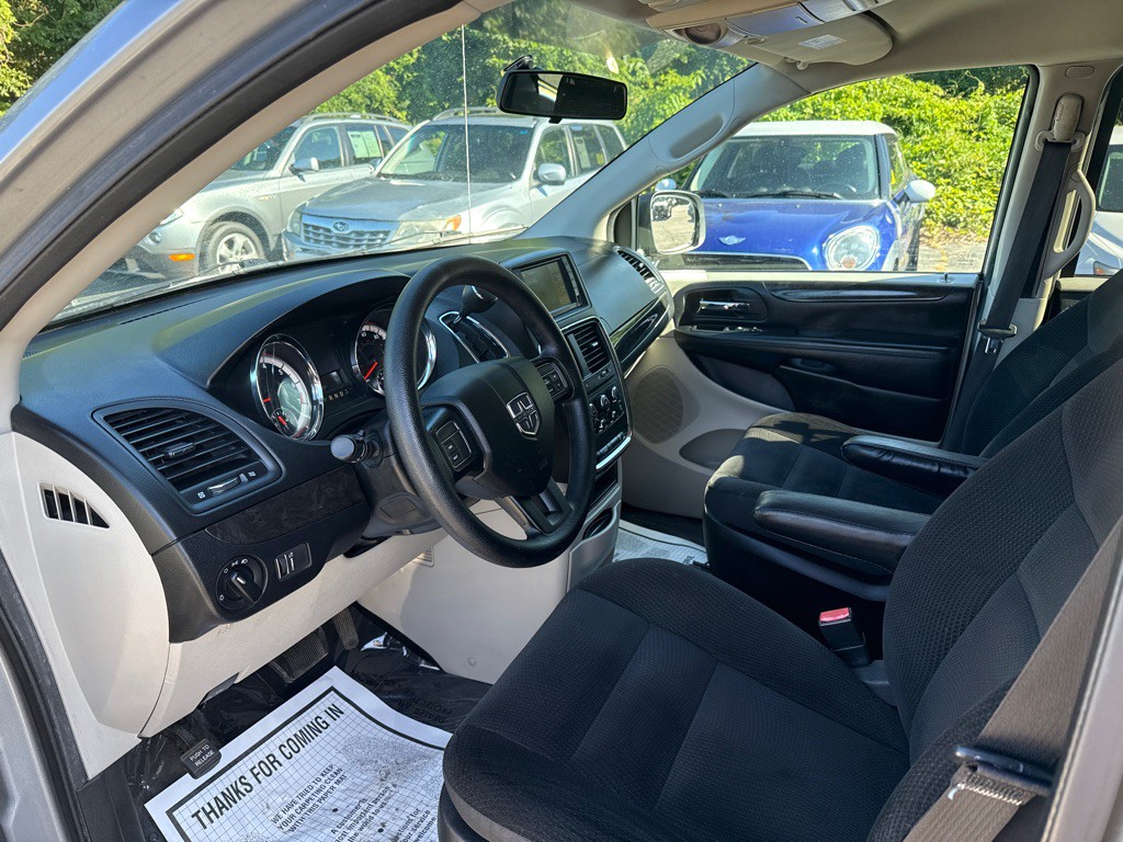 2017 Dodge Grand Caravan Image 5