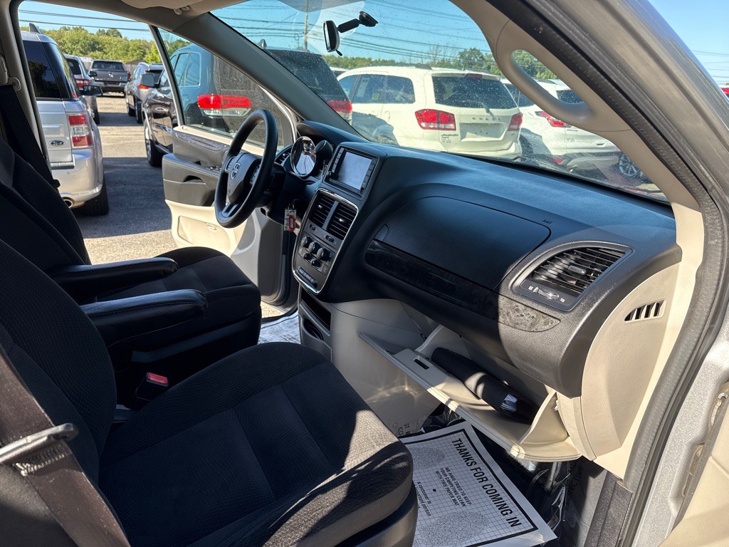 2017 Dodge Grand Caravan Image 24