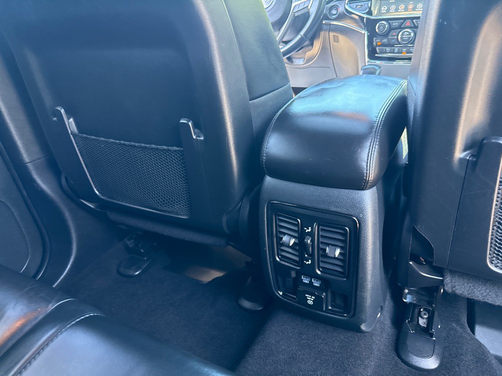 2019 Jeep Grand Cherokee Image 35