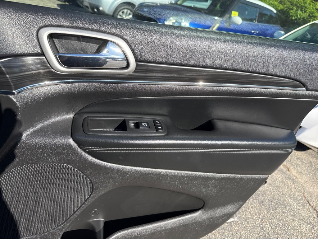 2019 Jeep Grand Cherokee Image 40