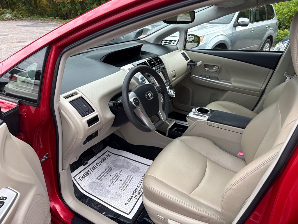 2012 Toyota Prius Image 5