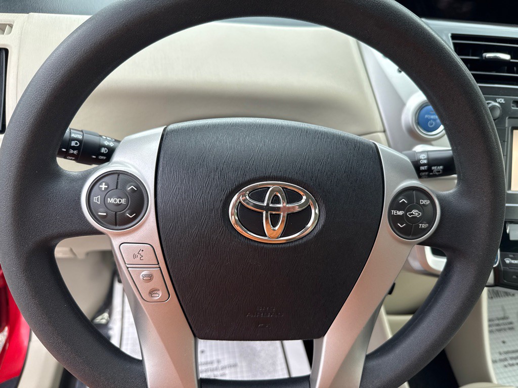 2012 Toyota Prius Image 9