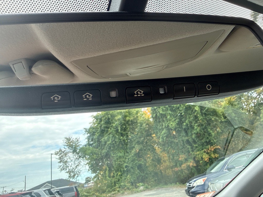 2012 Toyota Prius Image 11