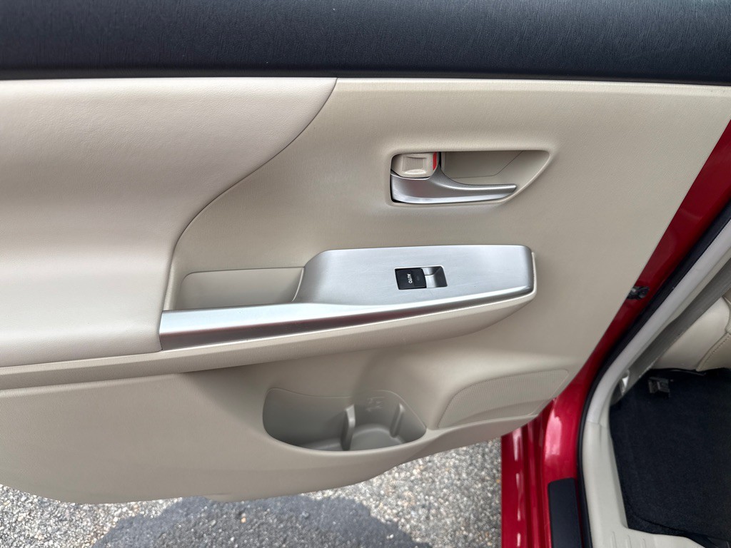 2012 Toyota Prius Image 20